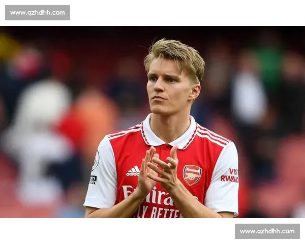 厄德高独挑大梁！阿森纳季前赛海报力战黄潜