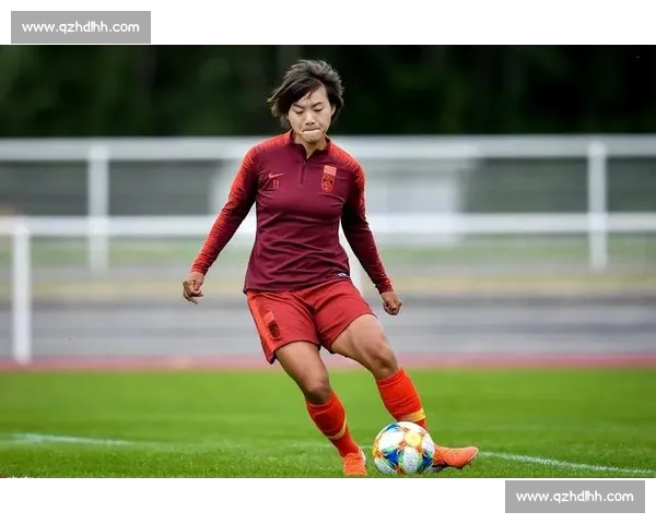 中国女足热身赛 3-0 青岛西海岸女足 王霜领衔锋线建功 新战术初见成效
